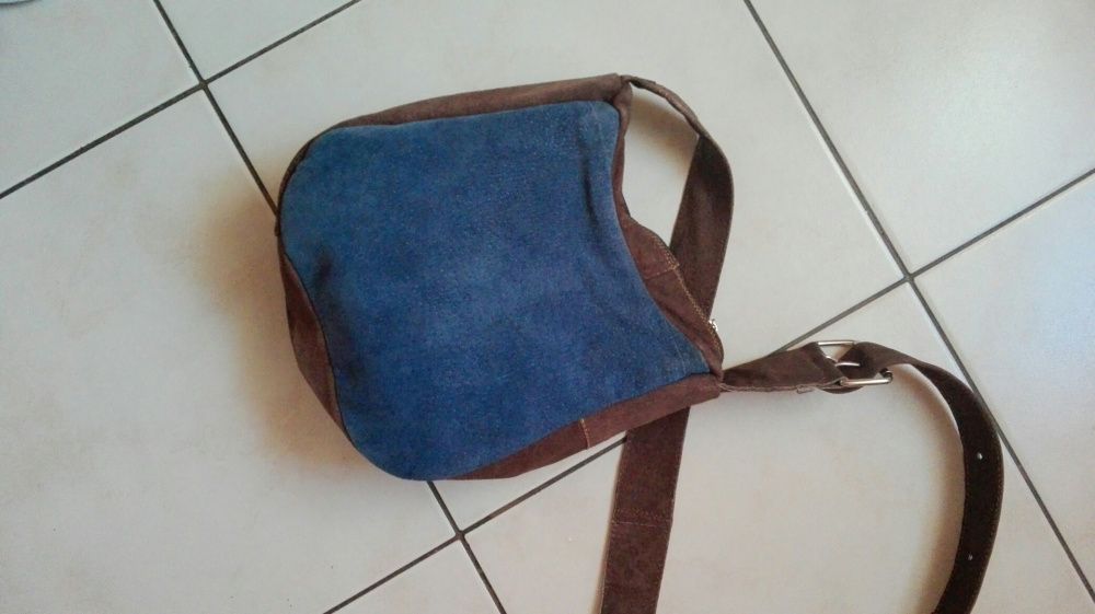 Zamszowa torebka w stylu hippi