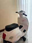 Vespa criança branca com bateria nova