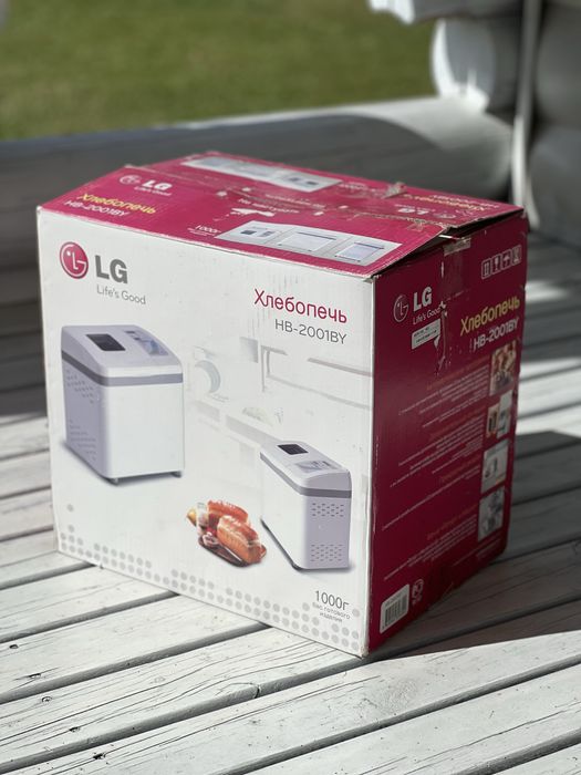 Нова хлібопіч LG