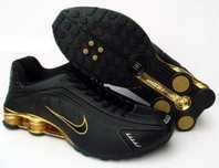 Nike Shox R4 Black e Dourado