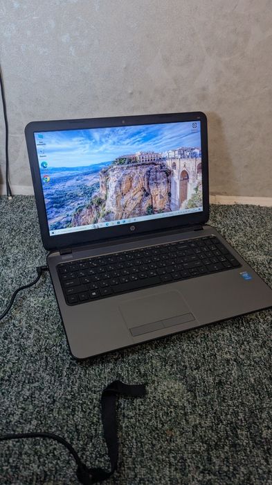 HP 250 G3 ( ssd 500 gb, 4gb, 4 ядра 2.16 Ггц)