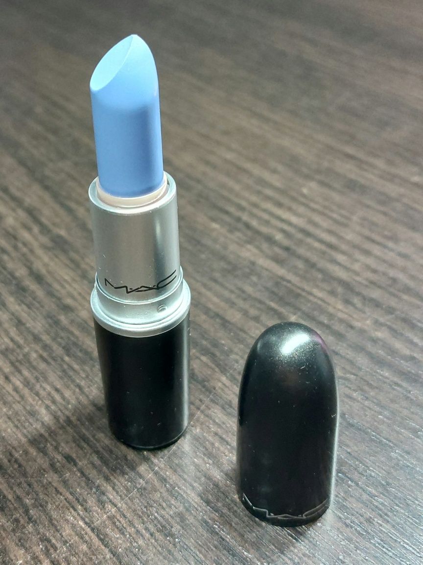 Mac Cosmetics, Satin Lipstick - Dew. MAC Bangin’ Brilliant Lipstick. S