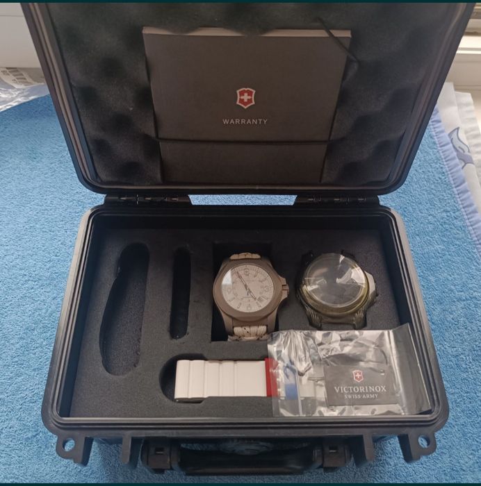 Часы  Victorinox