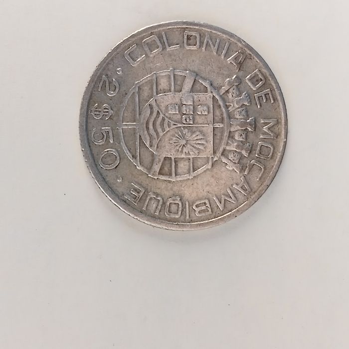 moeda de 2.50 mocambique prata ano 1950