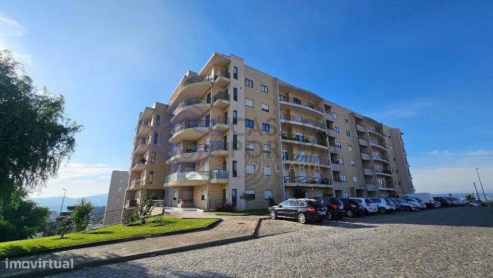 Apartamento T3 para venda na Urb. Santa Luzia, centro de Penafiel