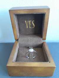 Pierścionek zaręczynowy YES