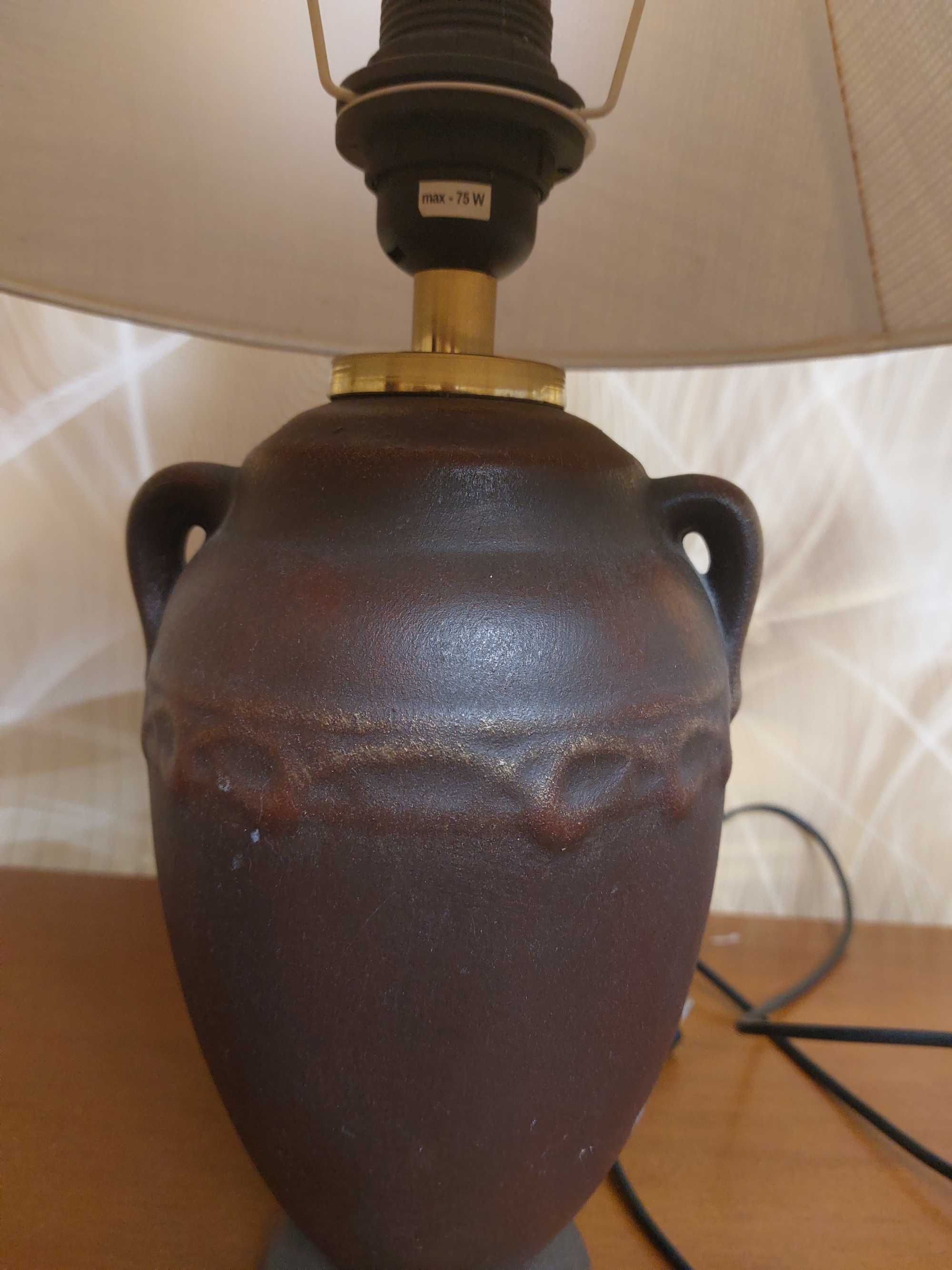 Lampa brązowa ceramika w kształcie amfory