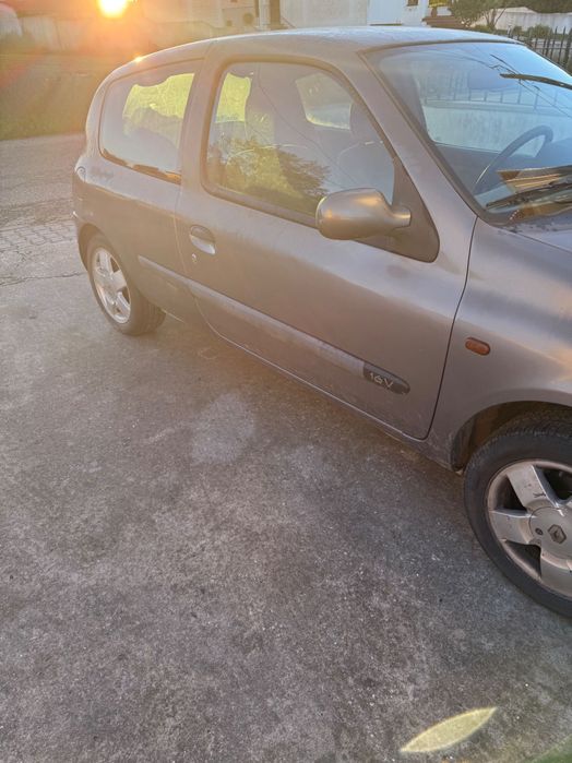 Renault Clio 1.2 16v AC 2002