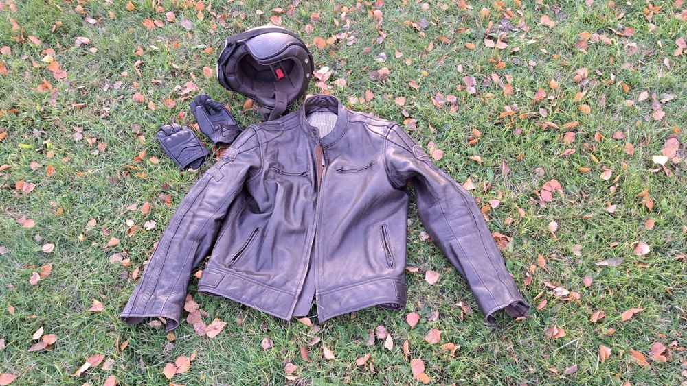 Kurtka rękawice gogle kask