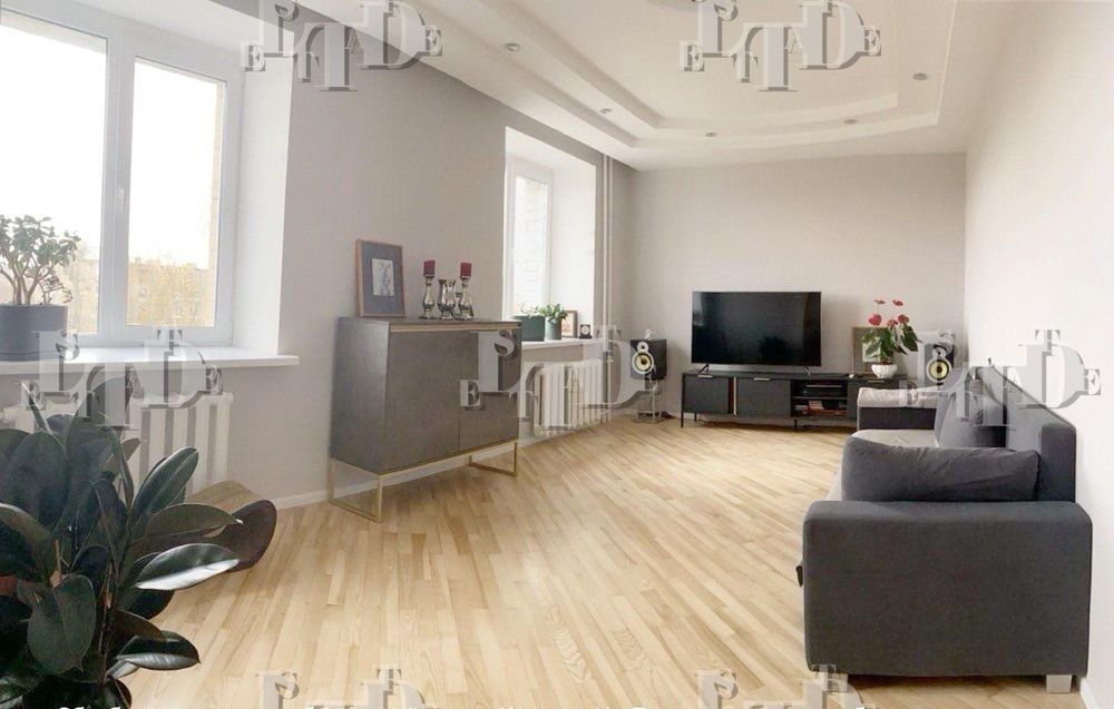 Продам 3-кімнатну квартиру Солом'янський район. EN