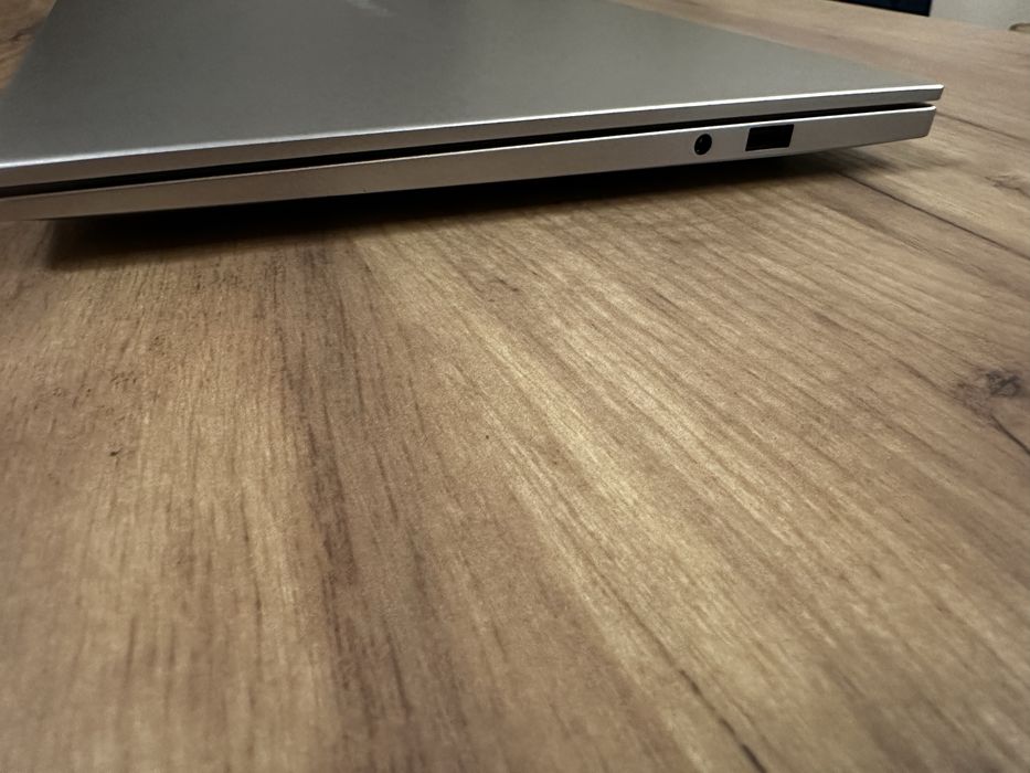 Laptop Huawai Stan idealny