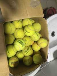 Piłki tenisowe używane do gry i nauki gry