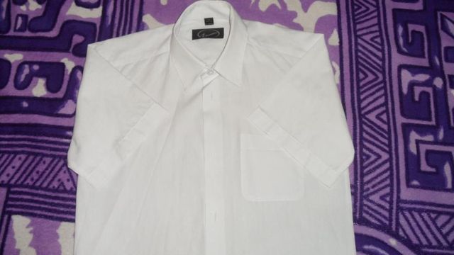 Белая тениска. размер 33