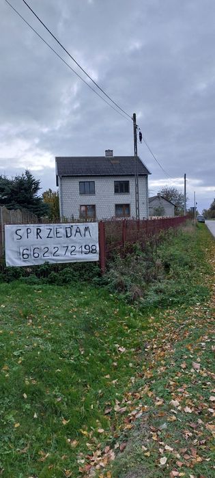Dom z dużą działką i budyknami gospodarczymi
