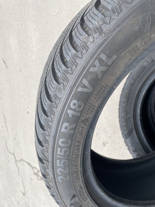 Майже нові зимові шини Sempeeit 225/50 R18