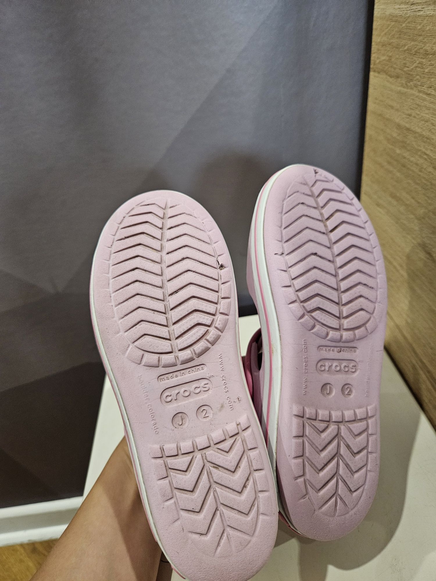 Sprzedam crocs J2
