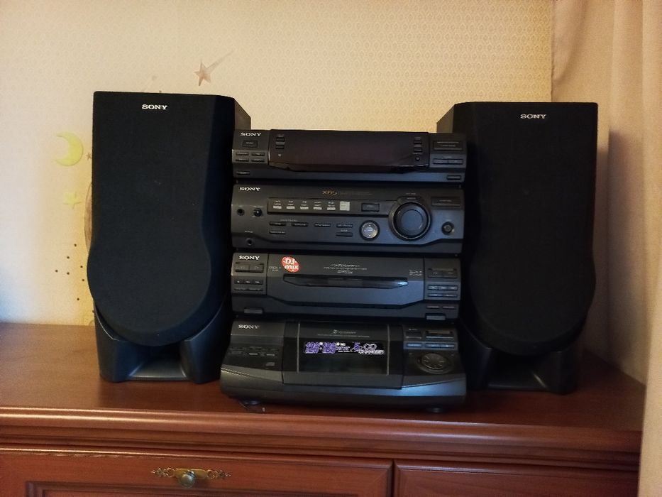 SONY  HCD-XB5 compact disk. 200$