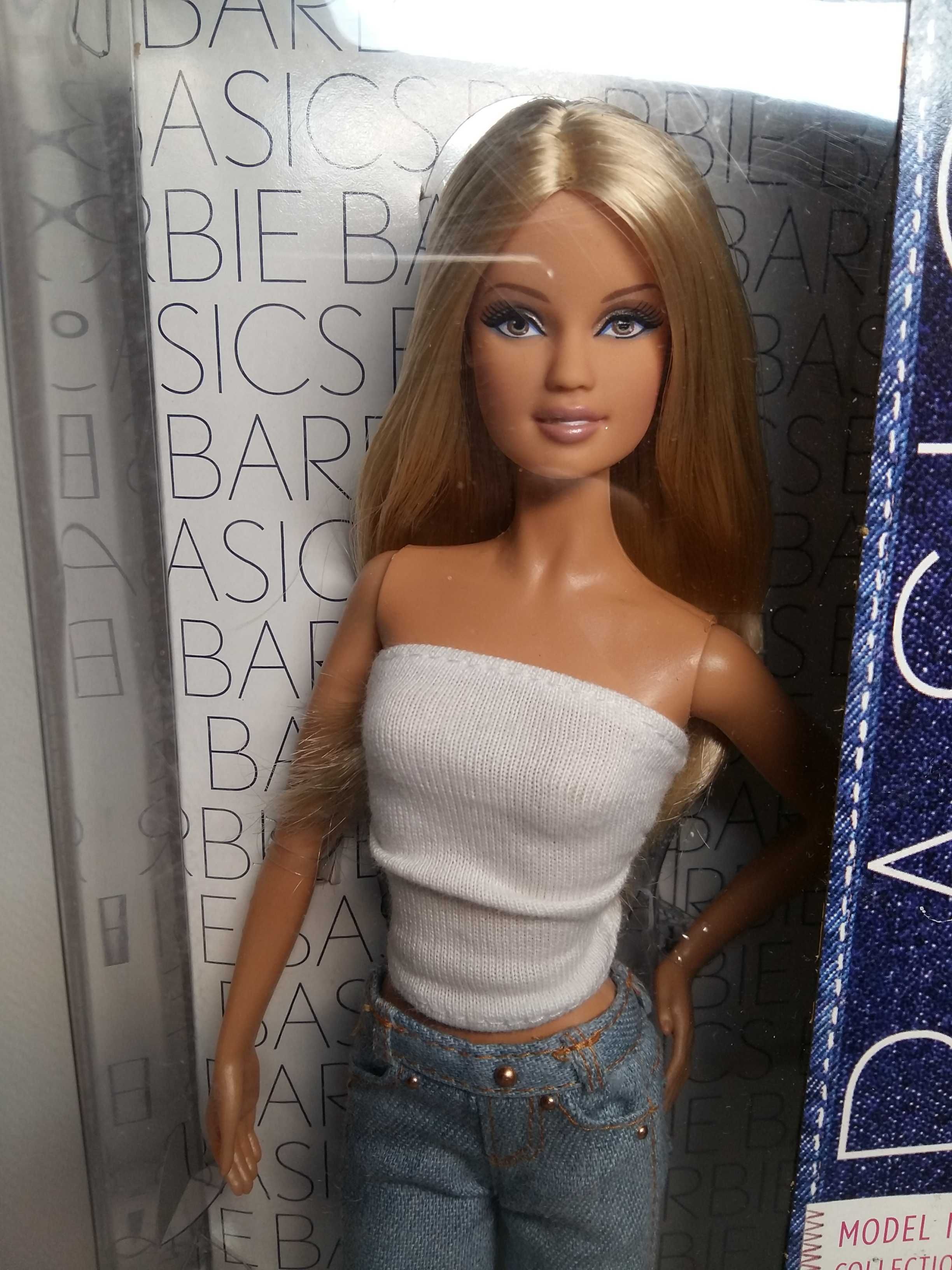 Колекційна лялька Барбі Barbie Basics