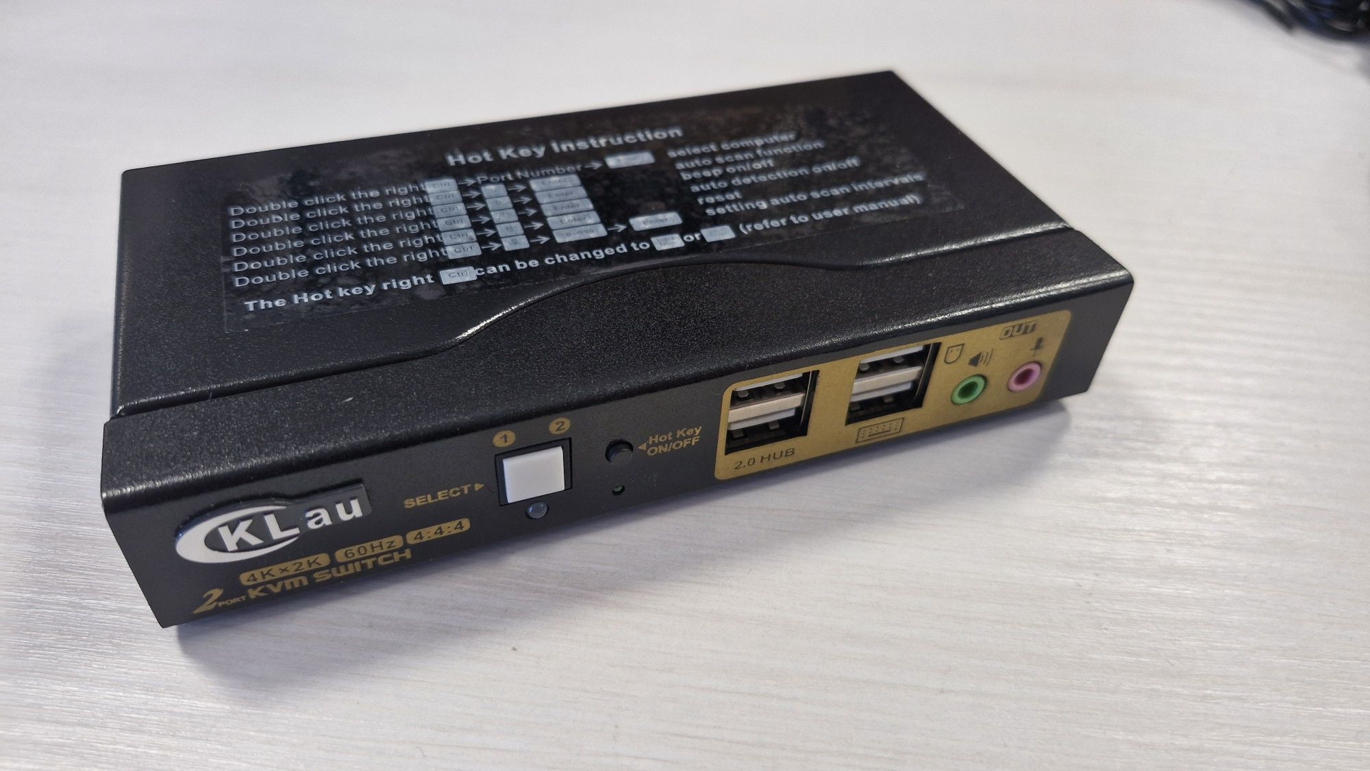 Продам KVM Switch KLau 2-Port 4Kx2K 60Hz USB 2.0 HUB