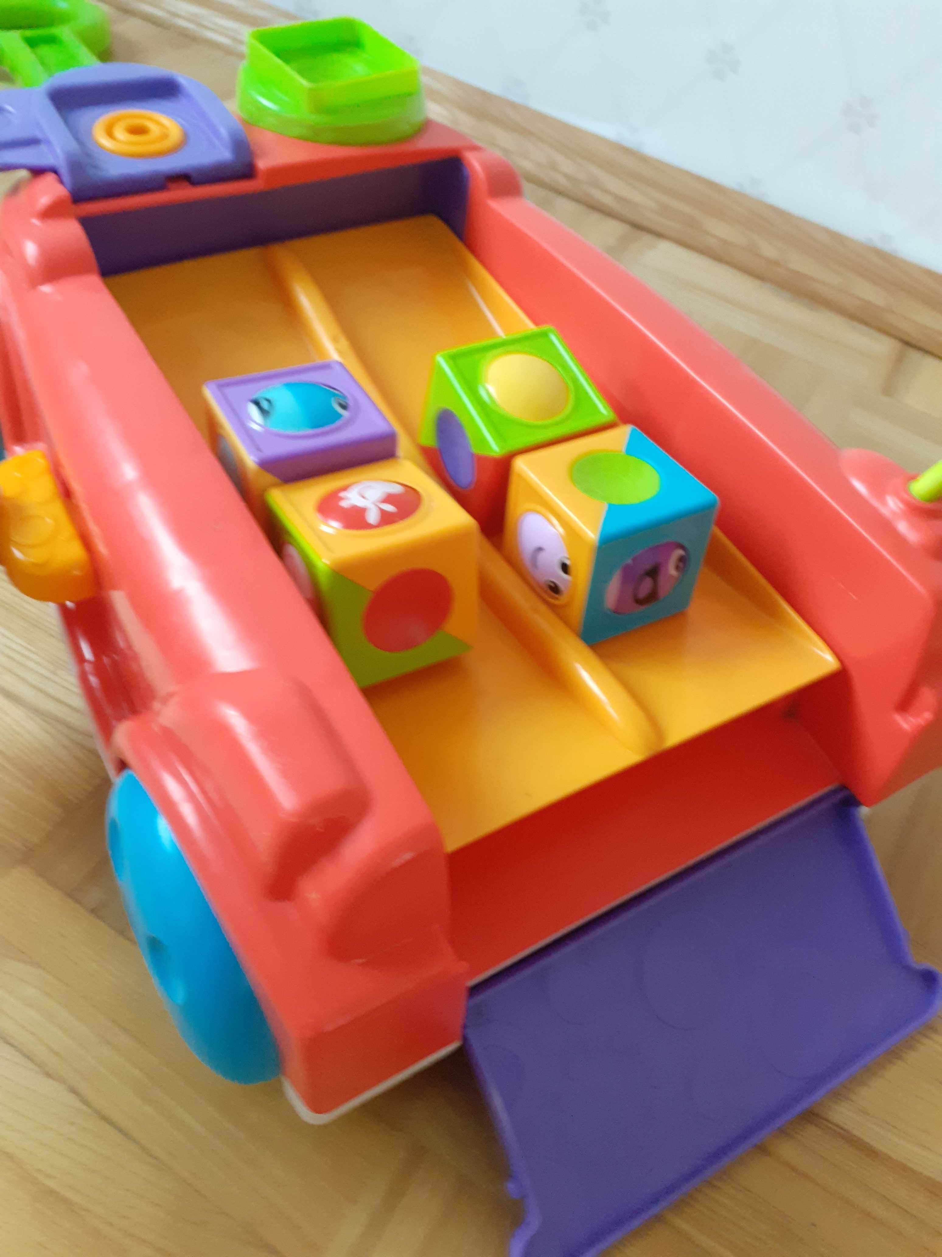 Fisher Price Ruchome Klocki z Przyczepką na wiek 6m+