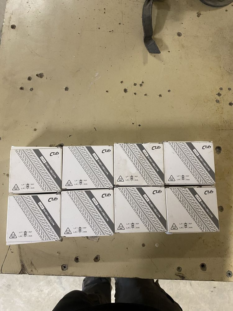 Czujniki tpms cub unisensor uniwesalne 433mhz 8 sztuk