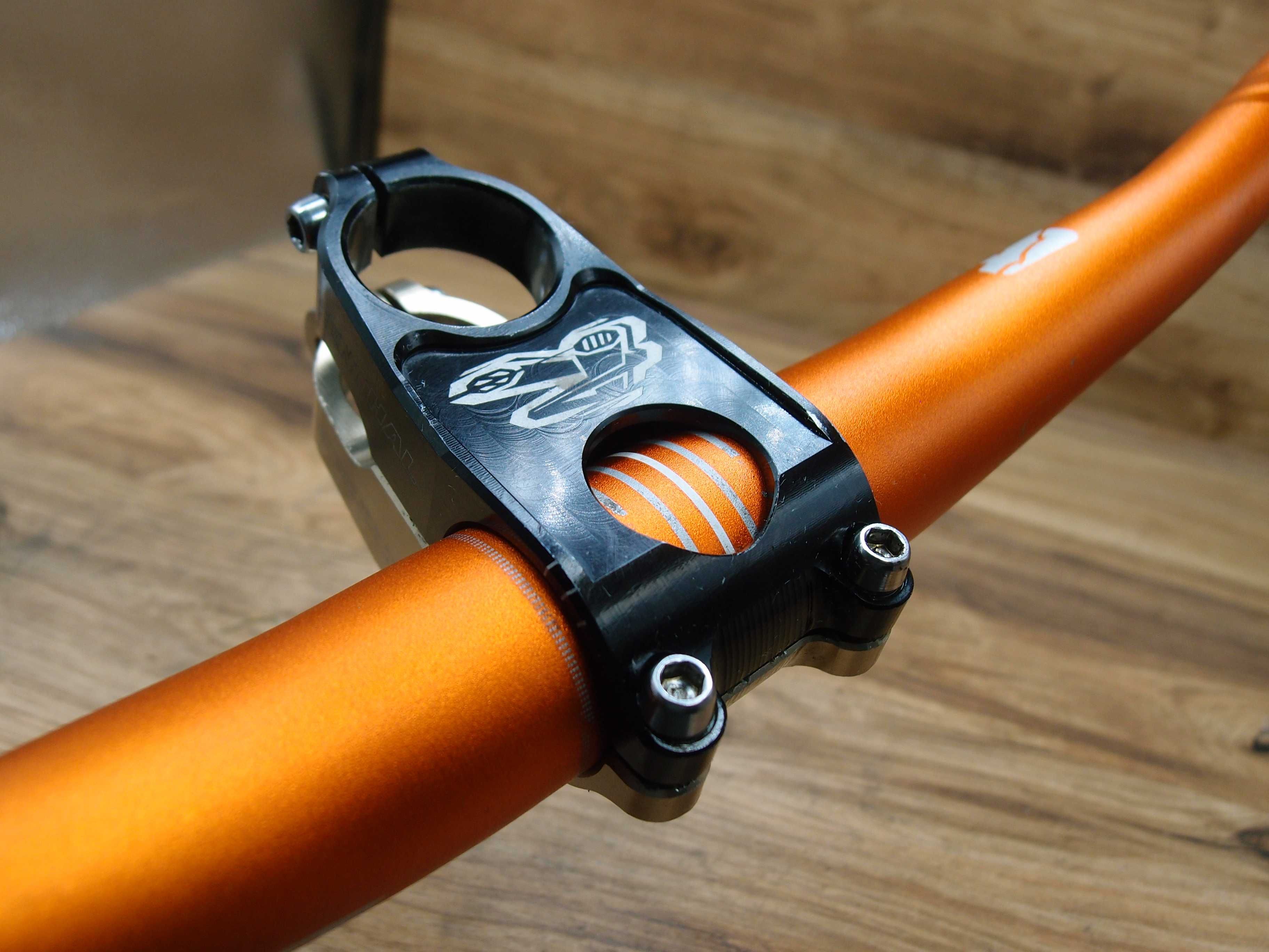 kierownica rowerowa Race Face Turbine + mostek ahead Renthal STM-100