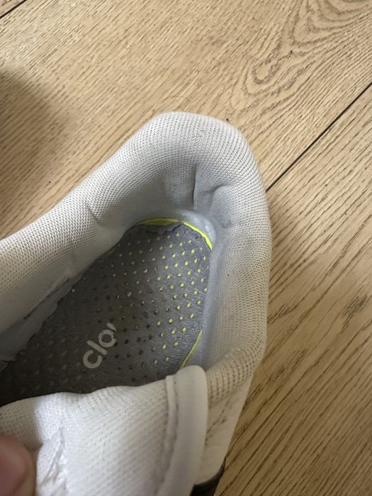 Продам кроссовки Adidas