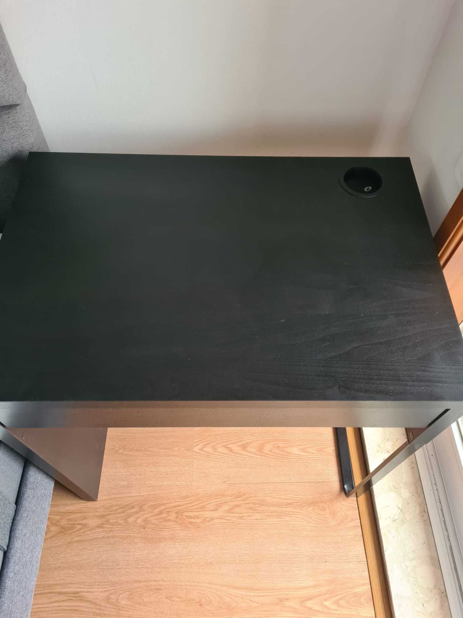 Secretária IKEA compacta com gaveta – só 25€, urge vender!