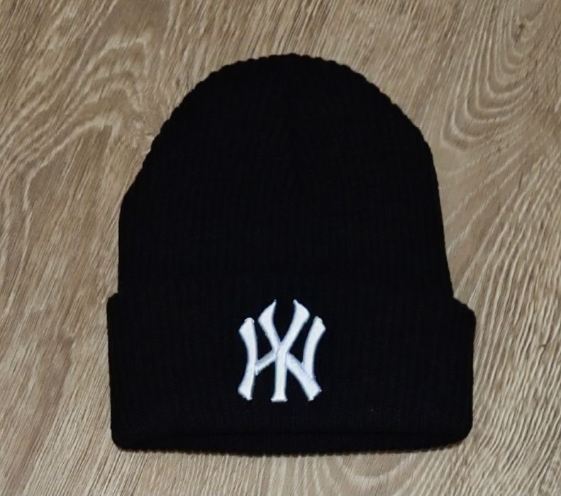 NOWA kultowa czapka, czarna z białym logo, unisex