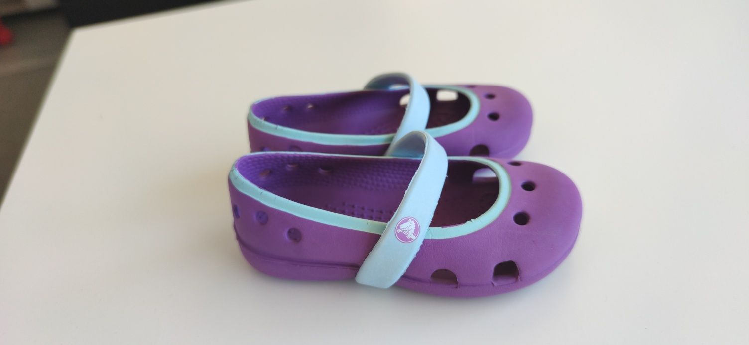 Crocs C5 menina. Like new