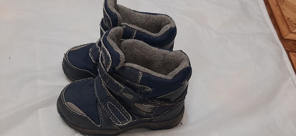 Продам зимние ботинки