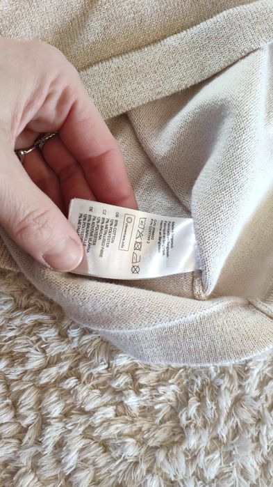Beżowa złota sukienka 4-6l H&M dzianinowa sweterkowa