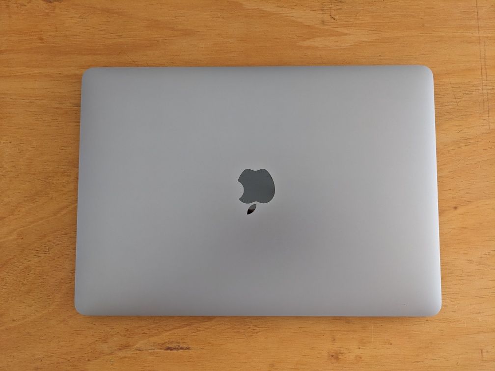 MacBook Pro i7 16GB