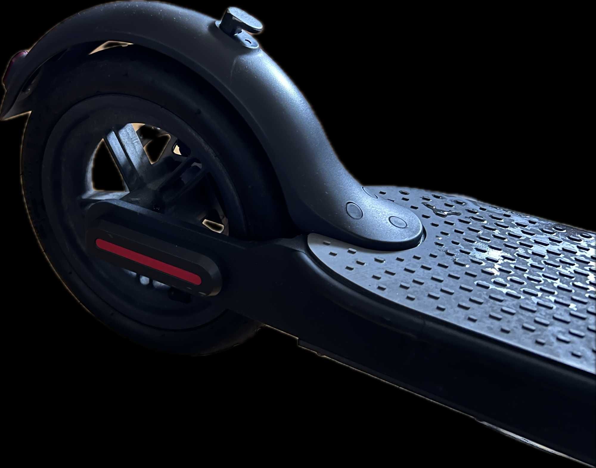 Електросамокат Xiaomi Mi Electric Scooter M365 Black