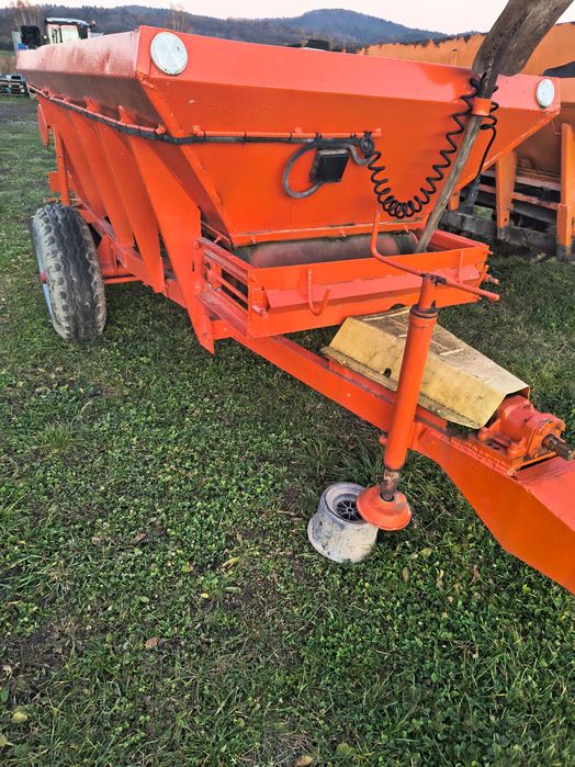 Sprzedam rozsiewacz Rcw