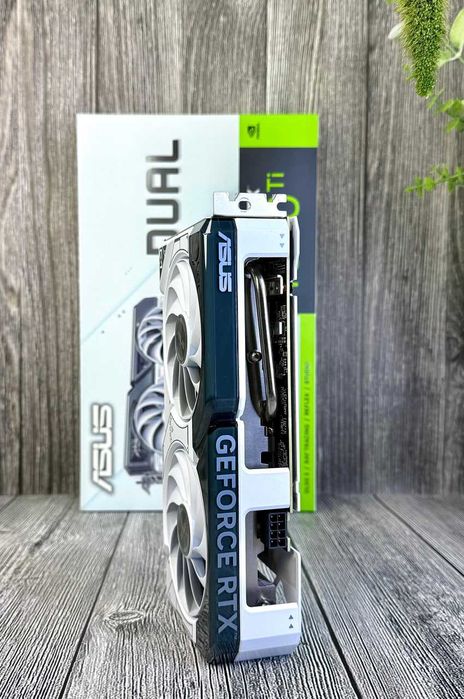 Видеокарта ASUS GeForce RTX 4060 Ti Dual OC White 1 шт. USED!