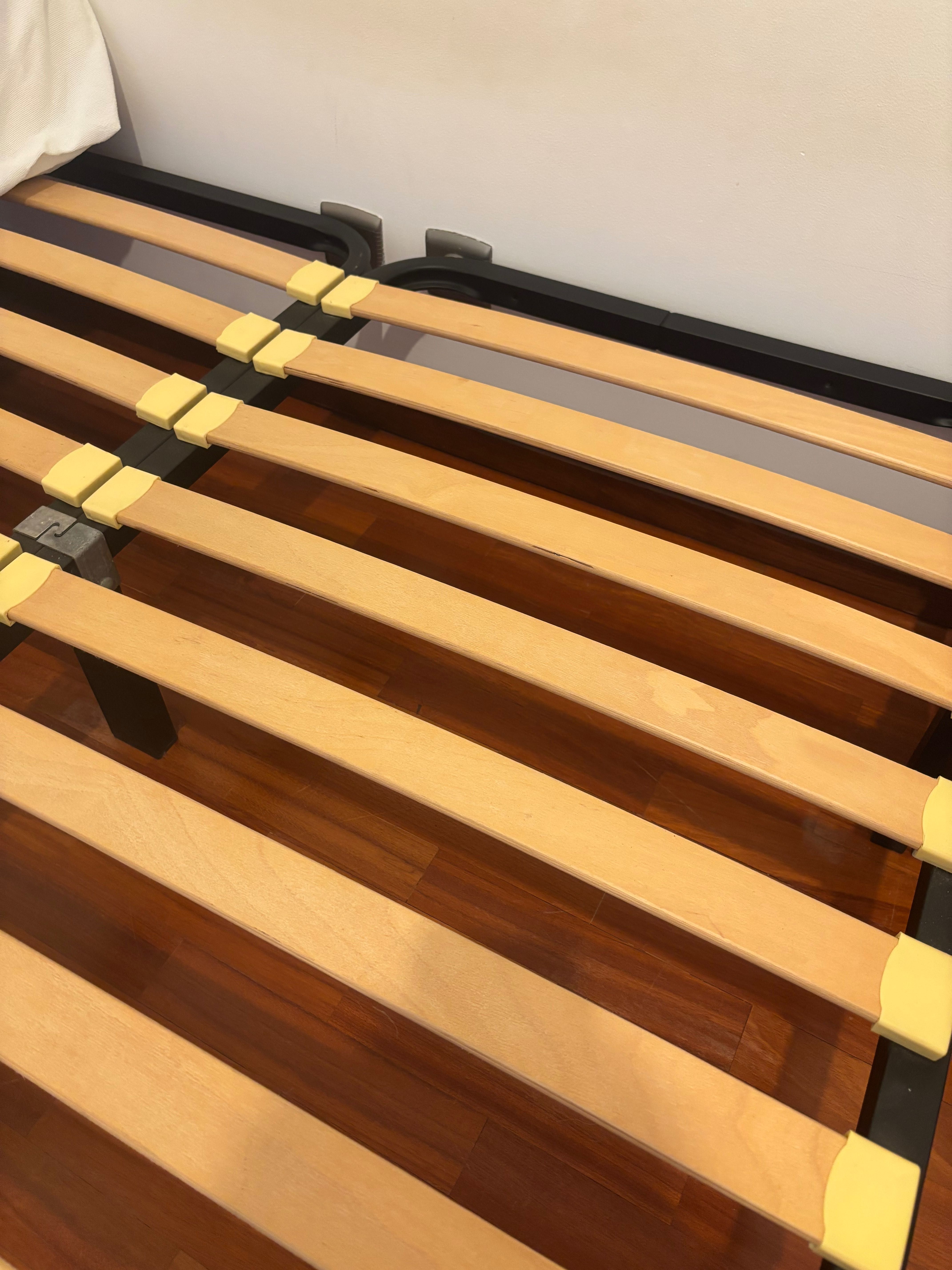 Cama de casal + colchão de oferta
