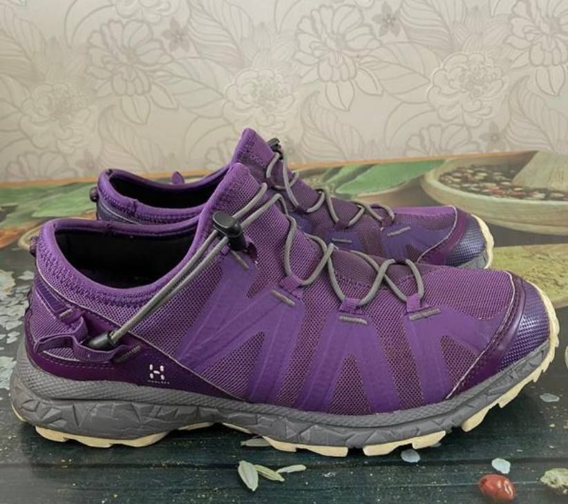 Крассовки haglofs by Asics Оригінал 40 розмір.