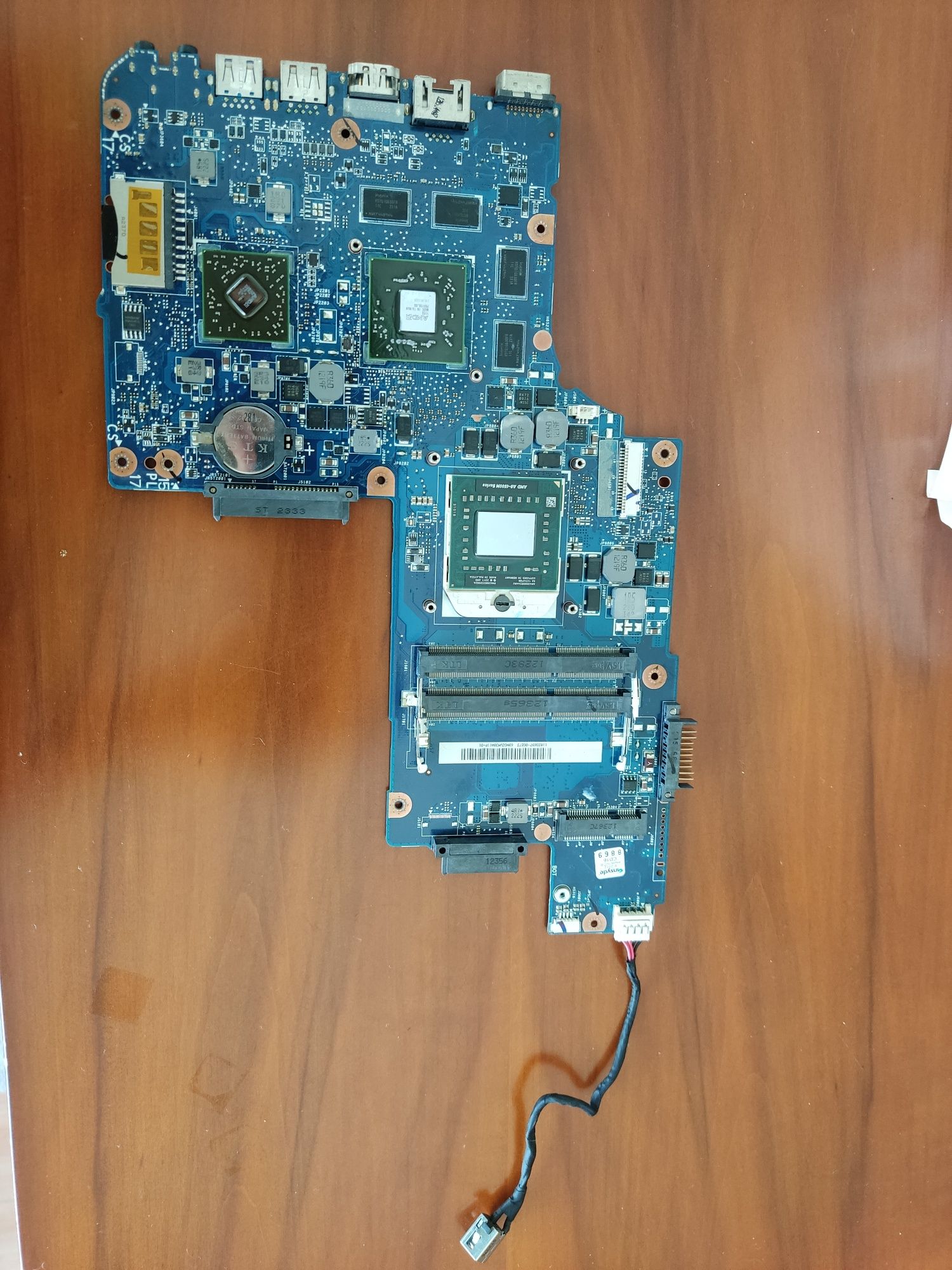 Motherboard Toshiba C855D-13G AVARIADA com processador AMD A8