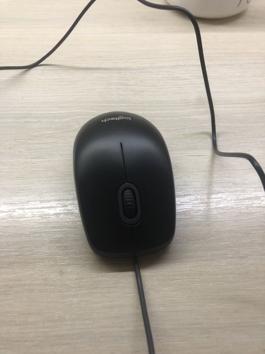 Комп’ютерная мышкы, logitech b100