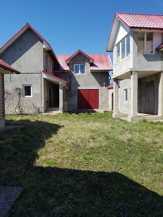 Продається господарство та магазин.