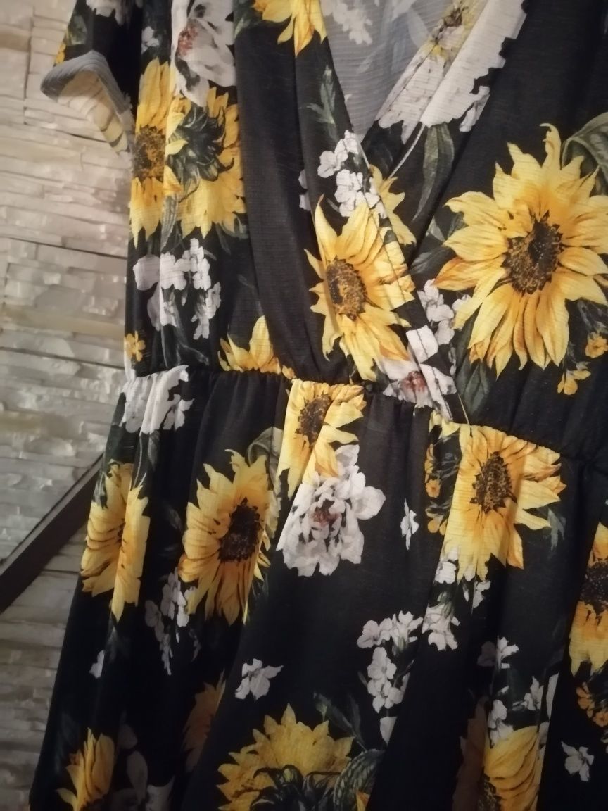 Sukienka w słoneczniki XL