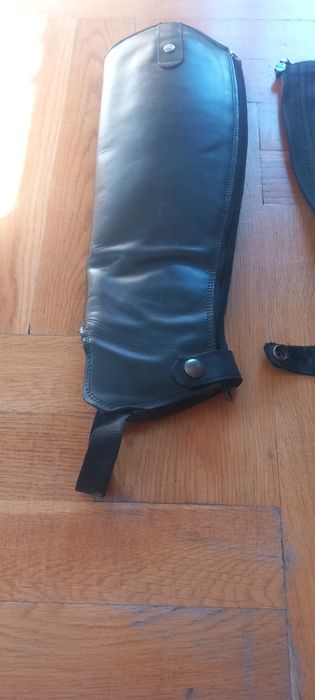 Czapsy skórzane hippica 37/33