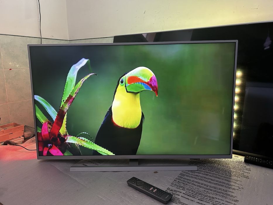 Telewizor Philips 43PUS7304 4K UHD Smart TV z AMBILIGHT PETARDA
