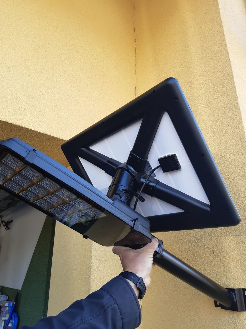 Lampa solarna  400w z obrotowym panelem slonecznym
