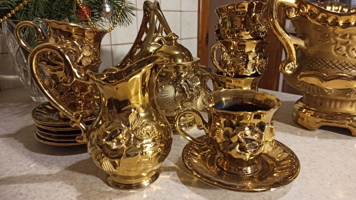 Золотой чайный (кофейный) сервиз "Золотая роза"
