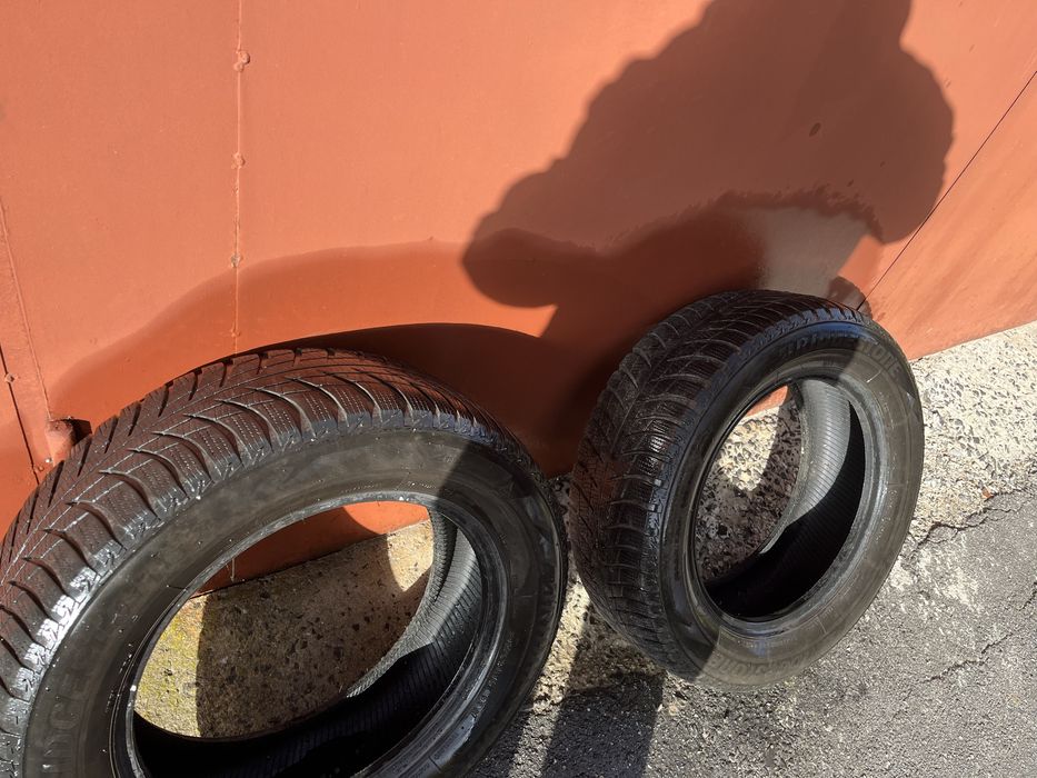 Шини зимові Bridgestone Blizzak R16 215/60