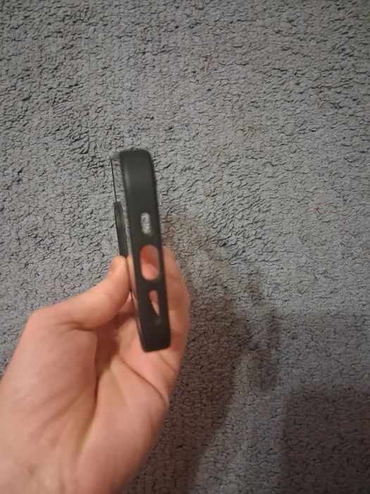 Чохол від айфону 13 про