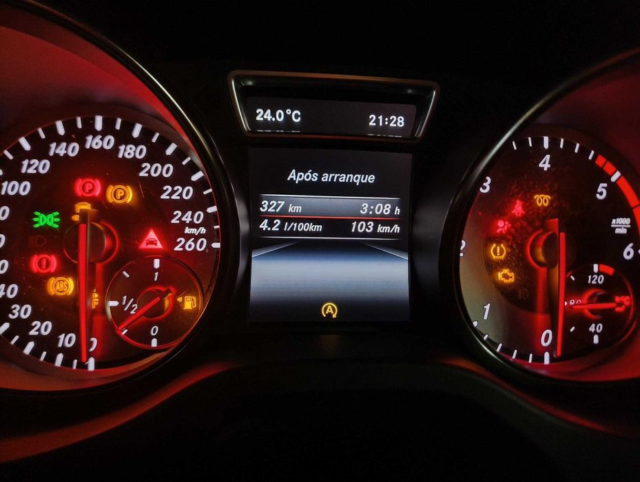 Mercedes CLA 180 CDI Nacional 2015 - Impecavel