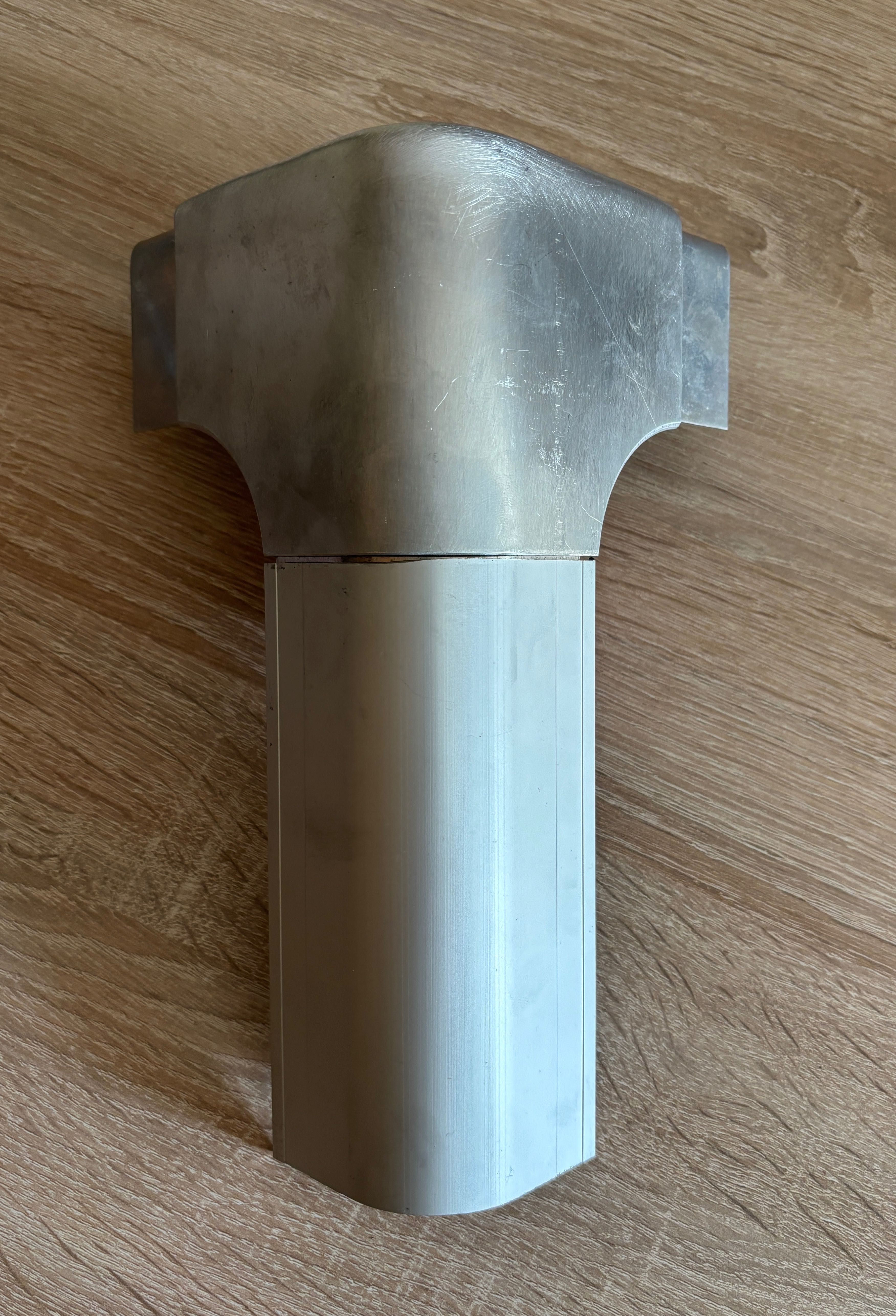 Sprzedam narożniki zewnętrzne aluminiowe do produkcji kontenerów